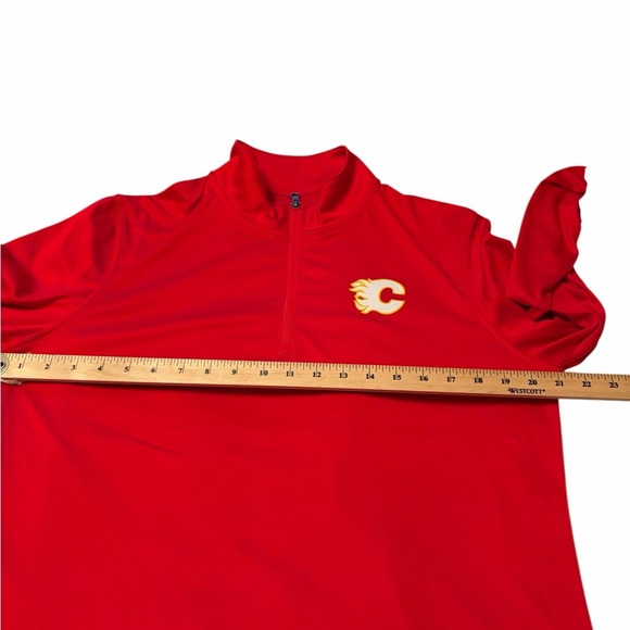 Calgary Flames Red Tribute Mens/Unisex
Quarter-Zip Pullover Top-Size Medium - Picture 3 of 6